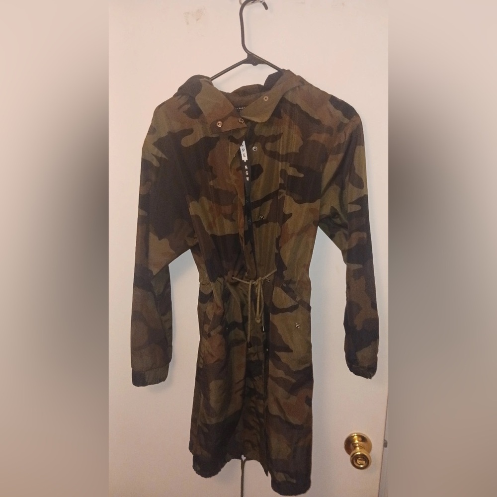 Zara’s Basic Light Weight Rain Jacket Camouflage - image 4